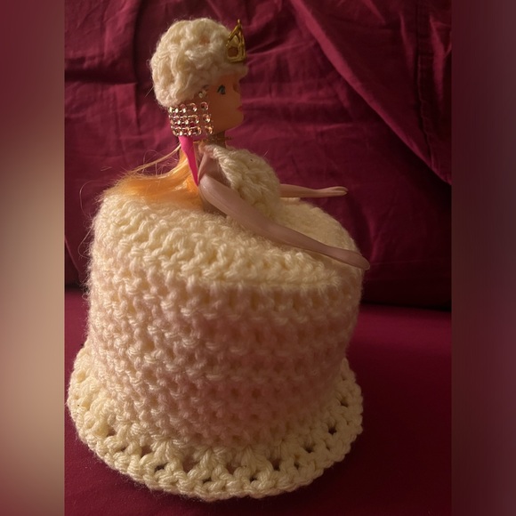 Hand Crafted Gold & Yellow Toilet Paper Cover Blonde Doll Retro Collectible - Picture 3 of 6